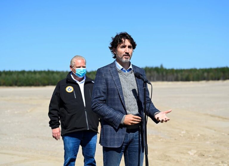 Trudeau kicks off cabinet retreat, warns against relaxing guard on COVID-19