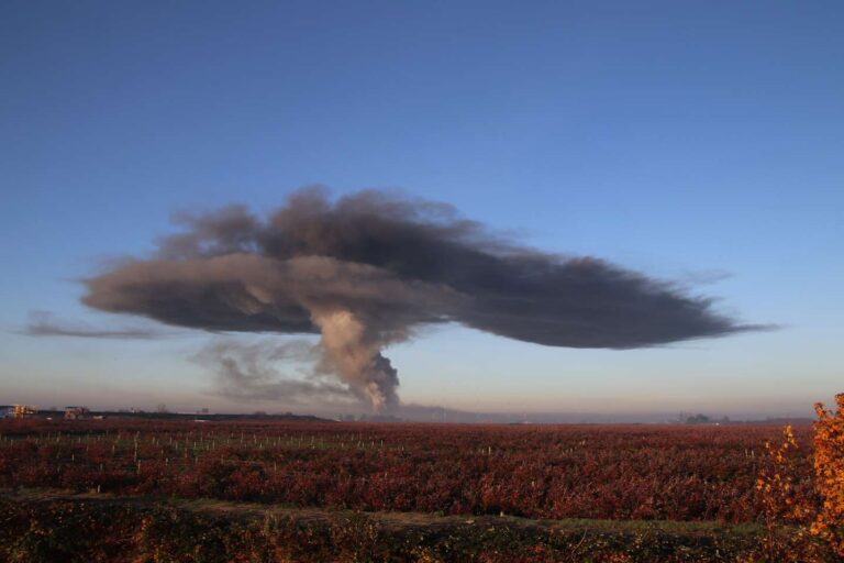 Massive fire breaks out at former Delta, B.C. cannabis greenhouse complex