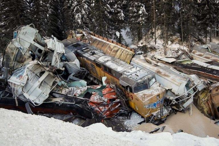 RCMP start criminal investigation into trail derailment near Field, B.C.
