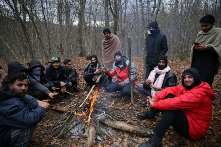 Thousands of migrants left without shelter after Bosnia camp burned down