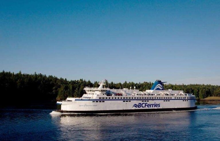 B.C. ferry failed to respond to commands before striking terminal: safety board