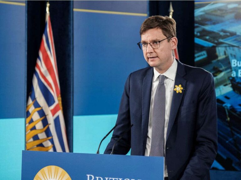 Vaughn Palmer: Tiny law, huge implications, little debate