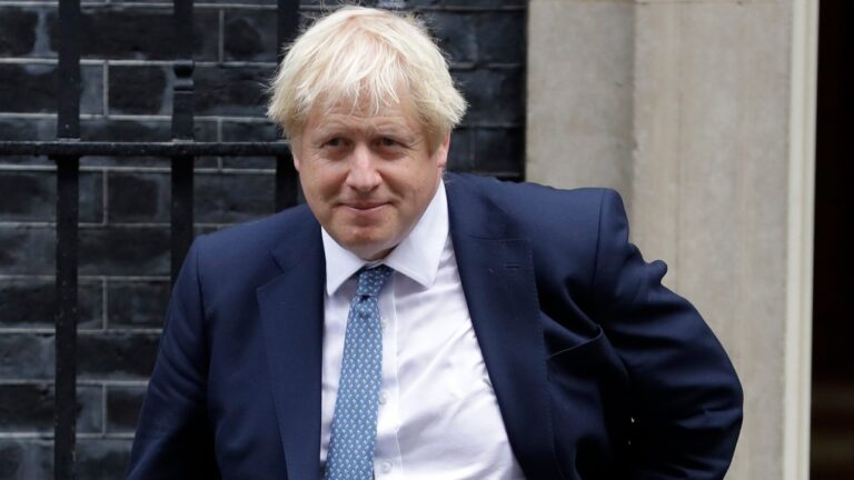 Boris Johnson asks ministers to plan for Covid workplace absences of up to 25%