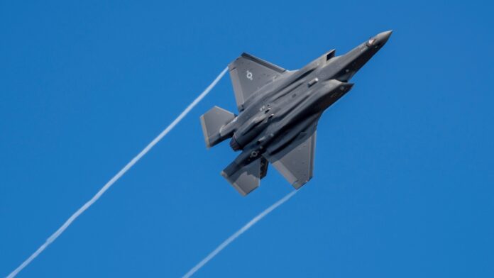 f-35-fighter-jet-1-5837654-1648481296503