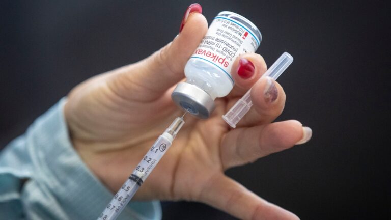 Here’s how B.C. is rolling out fall boosters of COVID-19 vaccine