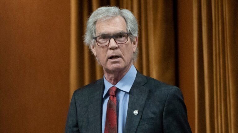 Liberal MP and former cabinet minister Jim Carr dies
