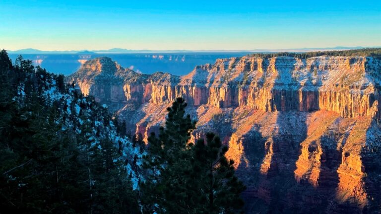 North Dakota teen survives nearly 30-metre fall at North Rim of Grand Canyon