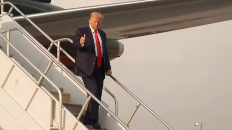 Trump arrives at Atlanta jail to surrender on charges he tried to overturn his 2020 election loss