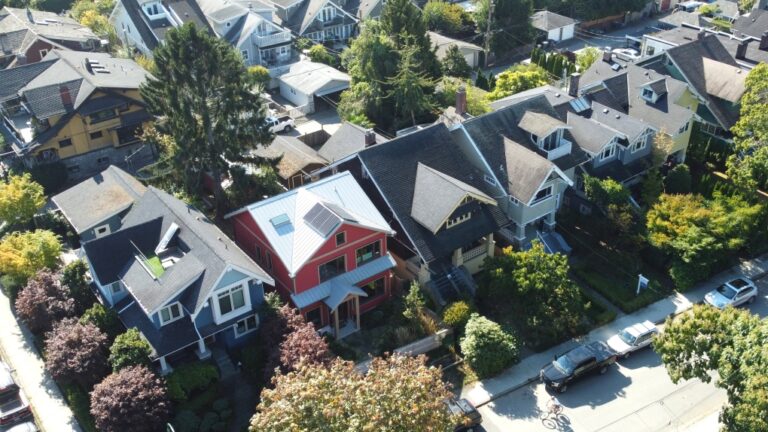 Vancouver real estate: Prospects of buying a home at ‘full-blown crisis levels,’ report says