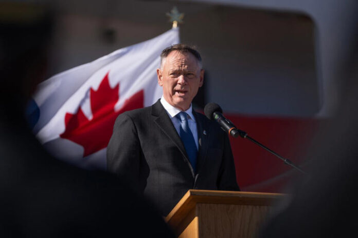AA1OLfQI Minister of National Defence David McGuinty speaks at a Canadian Coast Guard Base in Dartmouth, N.S., Friday, Oct. 10. McGuinty says he recently met with U.S. Secretary of War Pete Hegseth to discuss shared defence priorities. © Darren Calabrese/The Canadian Press