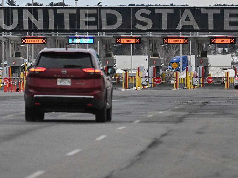 Number of Canadians travelling to the U.S. continues to drop