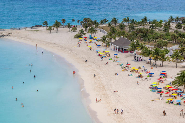 Eight Americans arrested in the Bahamas after ‘high-powered weapons’ and cash allegedly found on their boat